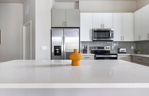 Wimauma Apartment | Landing | Chic 2BD, Clubhouse, Pool