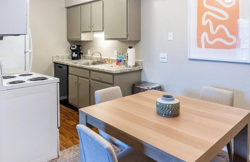South Tulsa Apartment | Landing | Incredible 1BD, Gym, Clubhouse