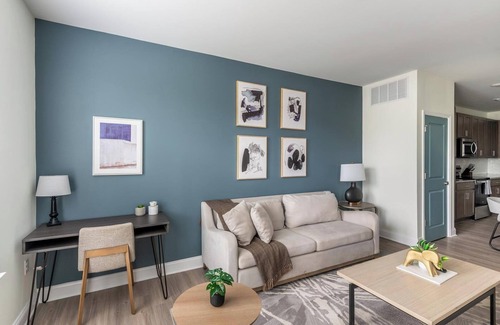 Wilmington Apartment | Landing | Modern 1BD, Gym, Pool