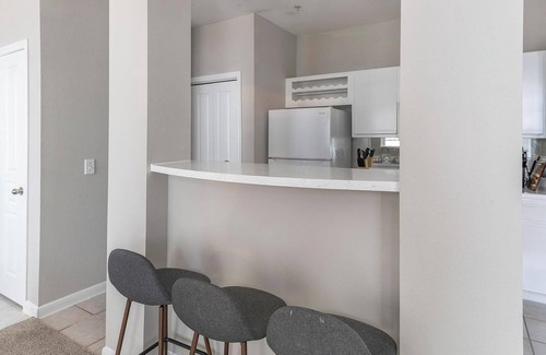 Briarforest Apartment | Landing | Modern 1BD, Gym, Pool