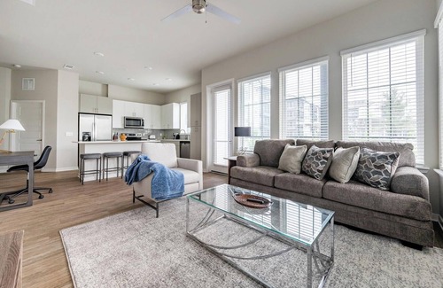 Wimauma Apartment | Landing | Spectacular Studio, Gym, Pool