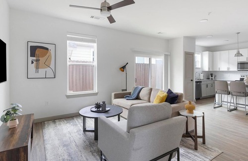 Fort Worth Apartment | Landing | Spectacular 2BD, Yoga Studio, Pool