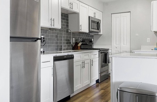 Indianapolis Apartment | Landing | Stunning 1BD, Courtyard, Gym