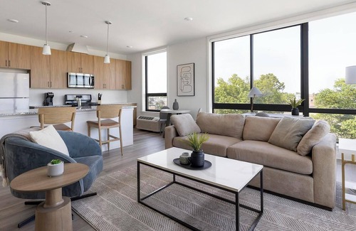 Carteret Apartment | Landing | Stunning 2BD, Courtyard, Gym