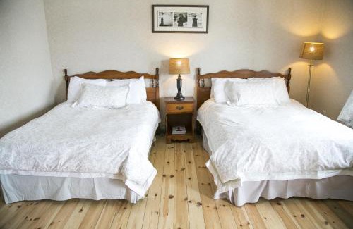 Queens Hotel | Lanes Privateer Inn