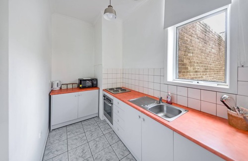 Portland Apartment | Laneway living in coastal town