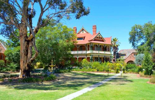 White Hills Bed & Breakfast | Langley Estate, Bendigo