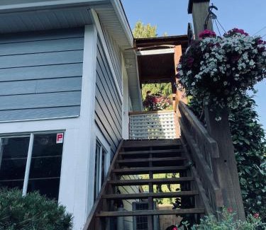 Regional District of Nanaimo Apartment | Lantzville Treehouse