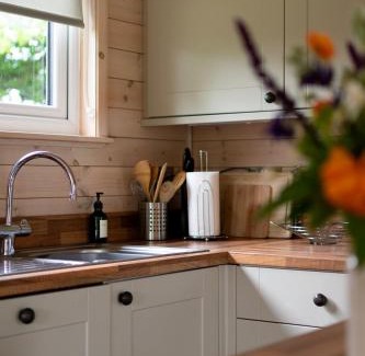 West Tanfield Ski Chalet | Lapwing Lodge Riverdale