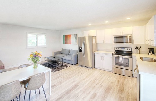 Deerfield Beach Apartment | Large 1BR King Bed 204 | Pool View Sleeps up to 4