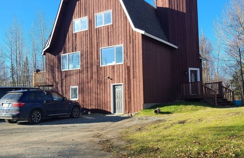 Gateway House | Large 20-25 Bed Residence Centrally Located - Great for Groups!