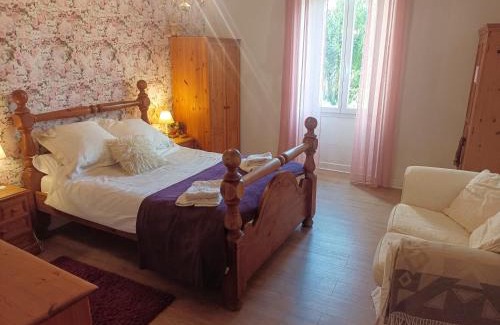 Petit-Bersac House | Large 4 bed house available for short stays