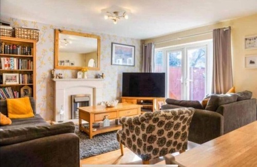 Wyken Condo | Large 4 Bedroom House in Central Coventry