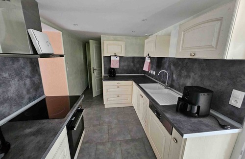 Hommes House | Large 8-bedroom house in the countryside - ideal for families & friends