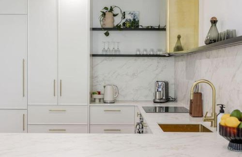 Launceston CBD Apartment | Large Apartment in Launceston- Timeless Luxury