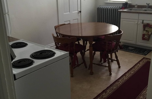 Marquette Apartment | Large Apartment In The Heart Of Marquette W/Cable & WiFi! Pet Friendly!