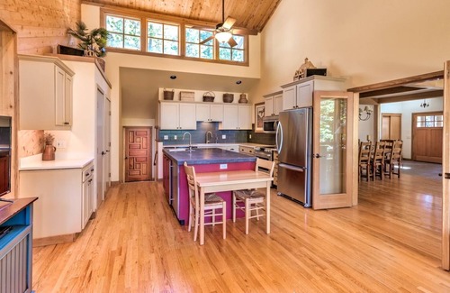 Black Butte Ranch House | Large Black Butte House - Perfect for Extended Families!