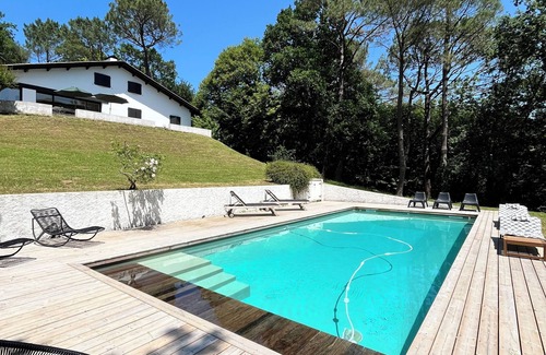 Ascain House | Large character house, exceptional view of the Rhune, 1 hectare, swimming pool