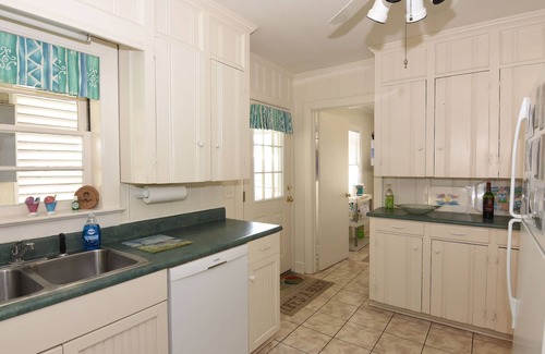 Wrightsville Beach House | Large classic beach cottage - great for large groups!
