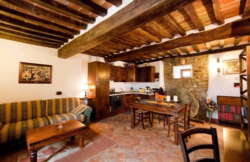 Cortona Apartment | Large country apartment in Cortona 1bed1bath with shared pool & gorgeous gardens