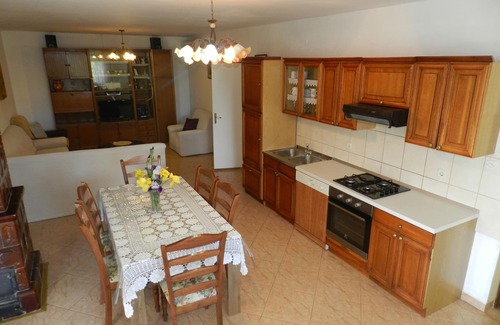 Stankovici Apartment | Large, cozy vacation apartment for rent, 600m from the beach
