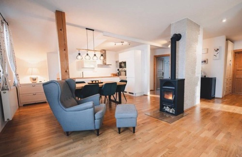 Lackenhof Apartment | Large family apartment with in-house ski school and ski rental