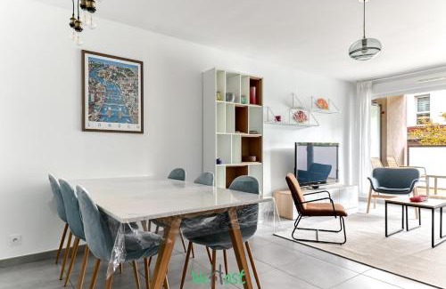 Bron Apartment | Large family apartment with parking in Lyon