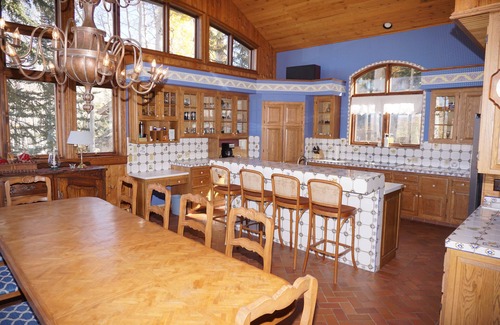 Snowmass Village House | Large Family Home on Adams Avenue - Great Ski-in/out (203151-1719)