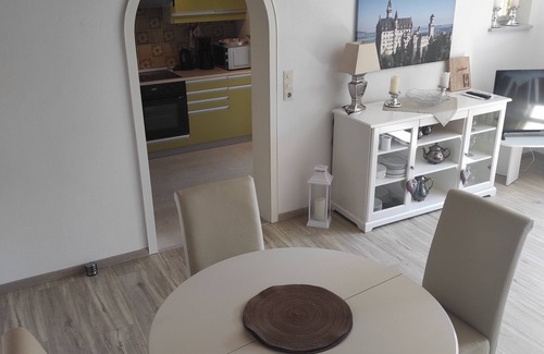 Marktoberdorf Condo | Large ground floor apartment with winter garden