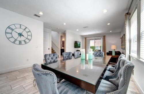 West Kissimmee House | Large Group Getaway Minutes from Disney Parks