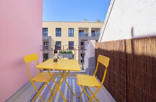 Setubal Apartment | Large Group - Walk to Beach, By TimeCooler