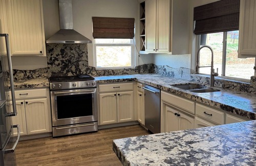 Paso Robles House | Large Groups 4-Bedroom, 2-Bath Paso Robles Retreat on Eastside Near Top Wineries