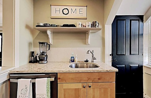 West Dover House | Large historic stay in the village! Pet Friendly