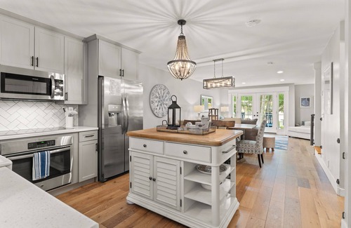 Saint Simons Island House | Large home 1 block from beach and restaurants!
