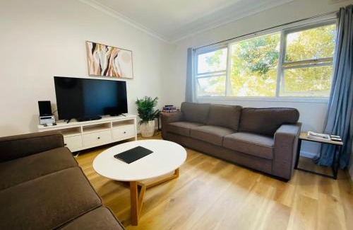 Davoren Park House | Large Home and Yard Gateway to Barossa, Davoren Park