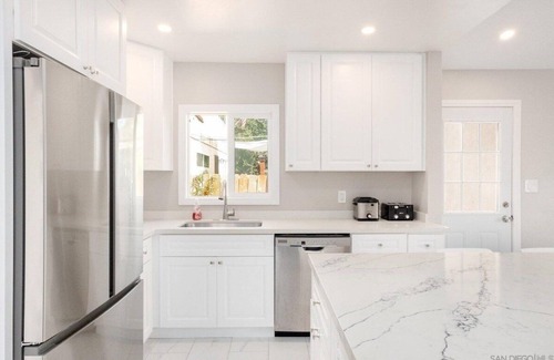 Pacific Beach House | Large House in a Great Location for Family and Friends