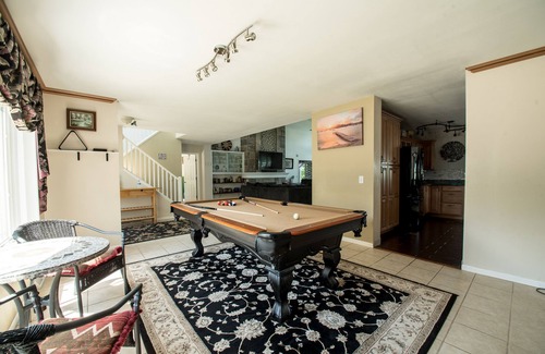 Lake Geneva House | Large Lakefront Home on Lake Como - Private Pier!