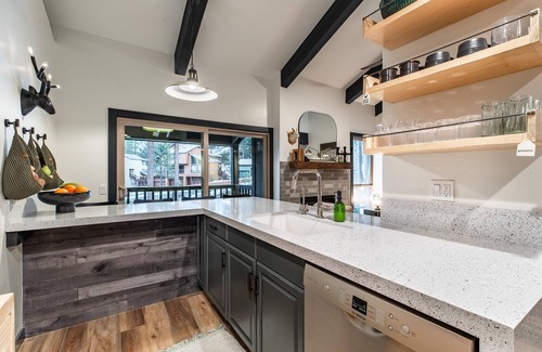 Mammoth Lakes Condo | Large, Luxury, Cozy Cabin @ Chamonix. 300 yards from Canyon Lodge.