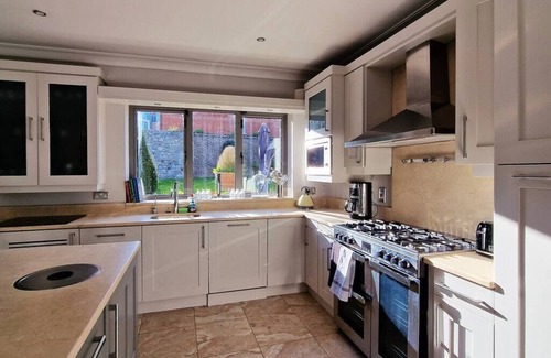 Dublin House | Large & magnificent house in landscaped gardens