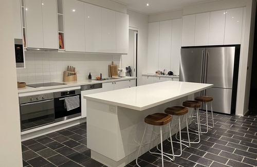 Malvern East House | Large mid century executive family home with pool in prestige suburb