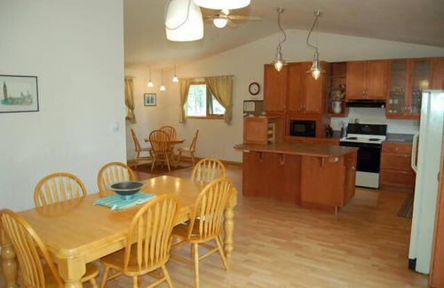 East Kootenay House | Large pet friendly home in Fairmont with hot tub.