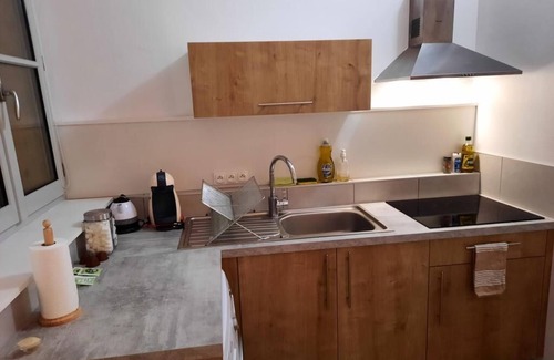 Faubourg North Apartment | Large, quiet T1 - Dijon center