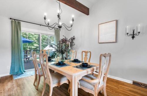 Northwest Akron House | Large Remodeled 4 Bed 3 Bath Secluded With Hot Tub