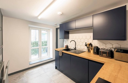 Aberystwyth House | Large seafront apartment with balcony, parking and sea views