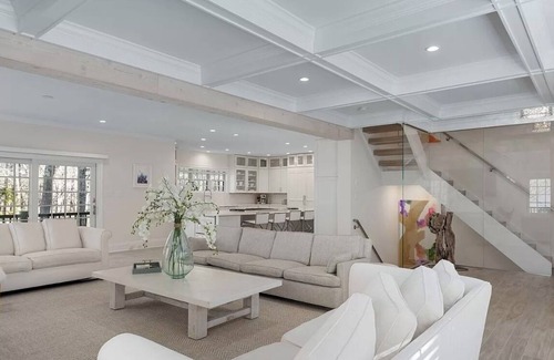 North Sea House | Large, secluded Watermill/Southampton estate with pool