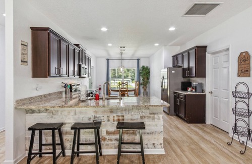 Westside House | Large Serene Fenced Yard |Firepit |Dogs Ok| Herb Garden