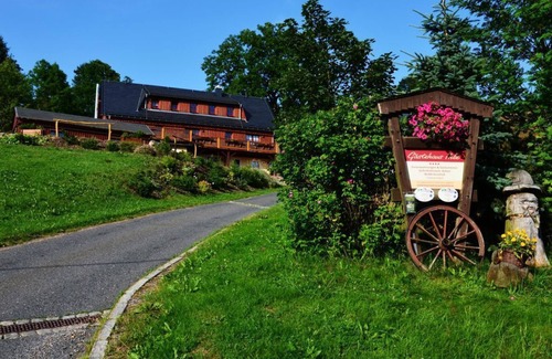 Rehefeld-Zaunhaus Apartment | Large vacation apartment in a residential building - Ferienwohnungen Ihle