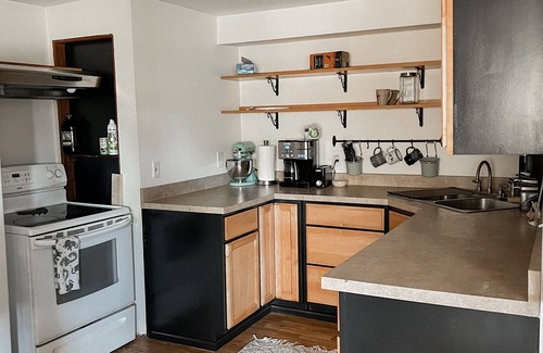 Petersburg Condo | Large, walkable, two bedroom, ground floor apartment