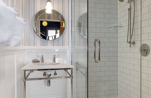 Dunedin Cabin | Larnach Lodge