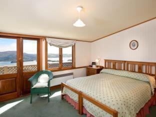 Dunedin Cabin | Larnach Lodge & Stable Stay